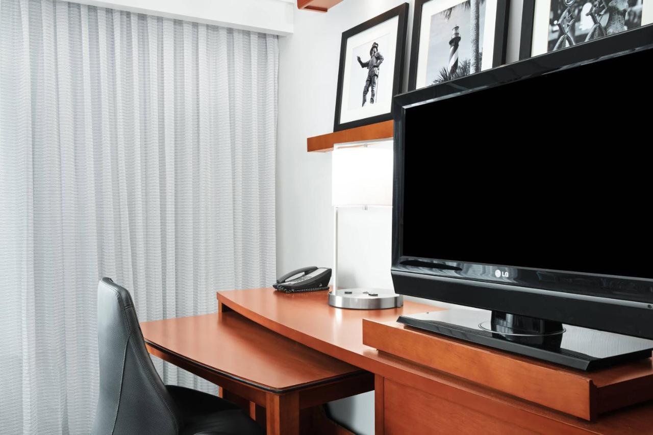 Отель Courtyard By Marriott St. Augustine I-95 Экстерьер фото