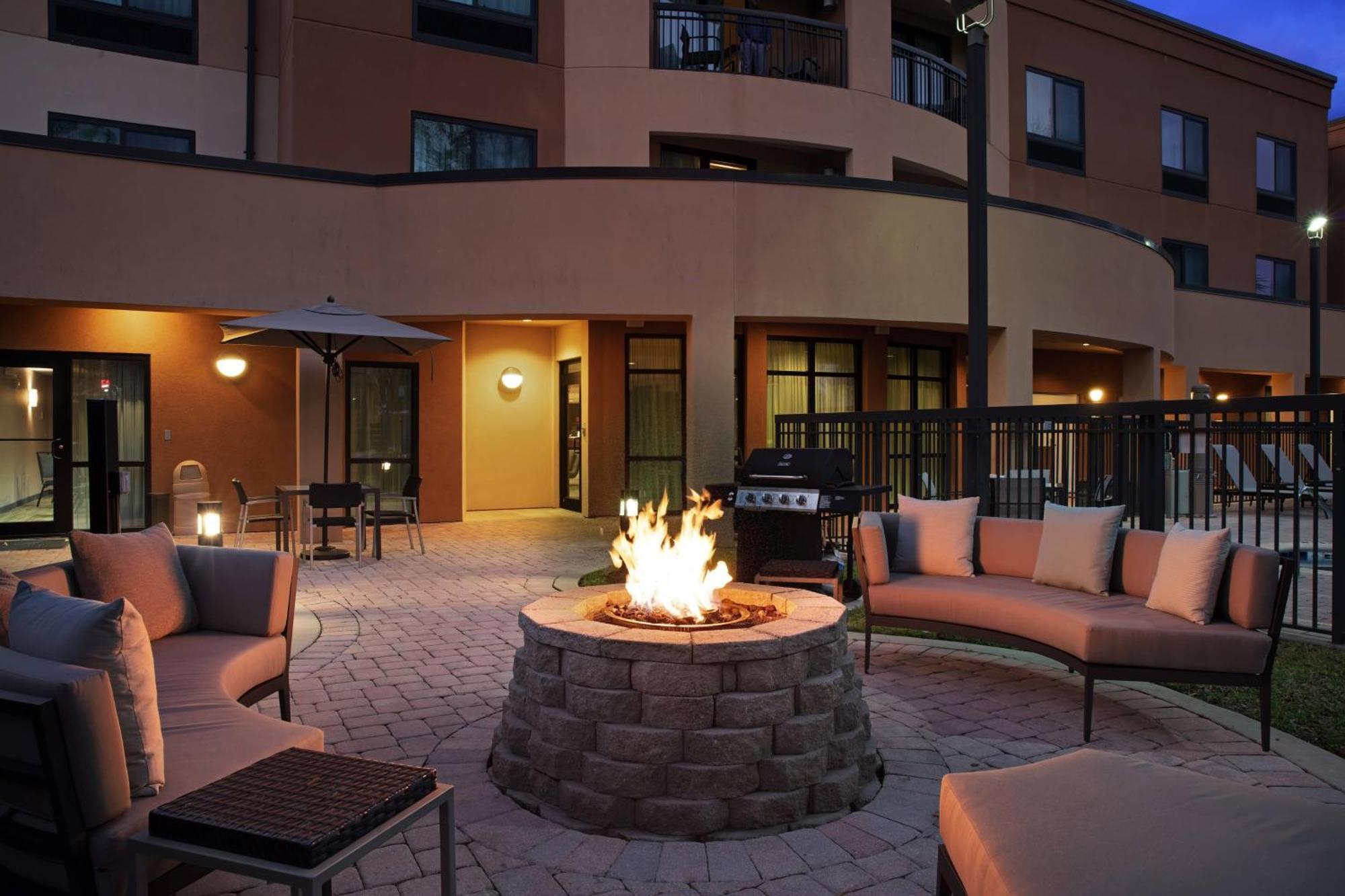 Отель Courtyard By Marriott St. Augustine I-95 Экстерьер фото